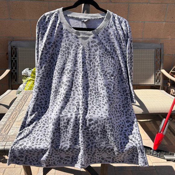 NWOT Zim & Zoe Brand Tee - Picture 2 of 7